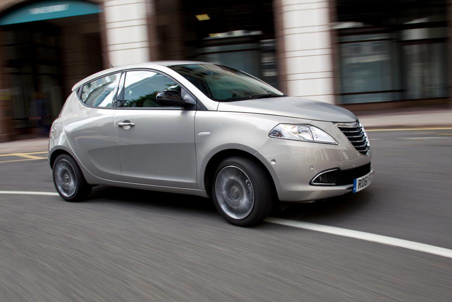  Chrysler Ypsilon 2011 года  (фото 50 из 50)